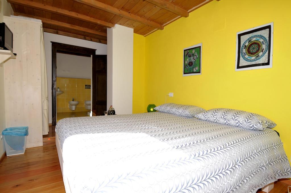 B&B Borgo Massovrana Castel di Casio Rum bild